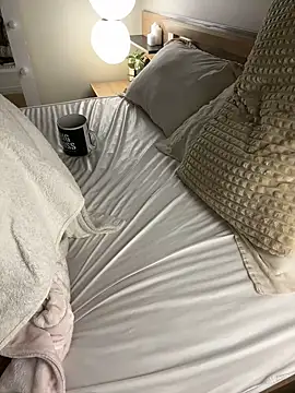 Snapshot of AshleyDouglas chatting on 8, 3, 2025 AshleyDouglas online show from 8, 3, 2025