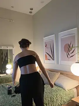 Snapshot of AshleyDouglas chatting on 9, 3, 2025 AshleyDouglas online show from 9, 3, 2025