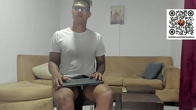Darren hot2 online show from 29, 1, 2025