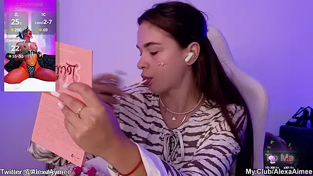 Snapshot of AlexaAimee chatting on 28, 9, 2025 AlexaAimee online show from 28, 9, 2025