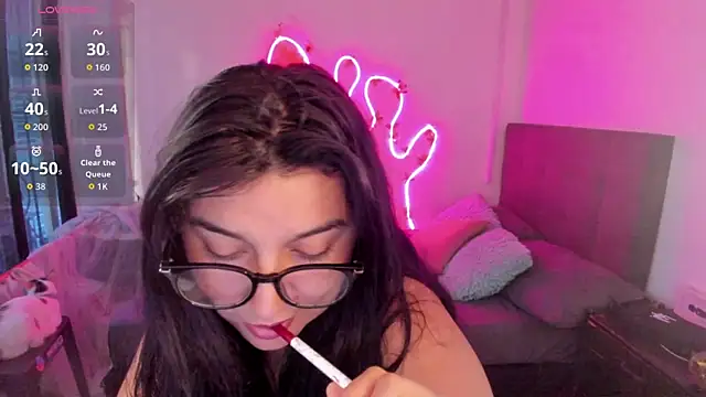 Snapshot of Judychase2 chatting on 27, 10, 2025 Judychase2 online show from 27, 10, 2025