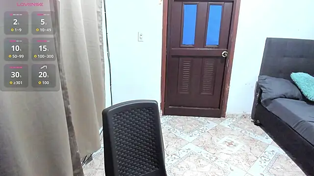 Snapshot of Judychase2 chatting on 28, 11, 2025 Judychase2 online show from 28, 11, 2025