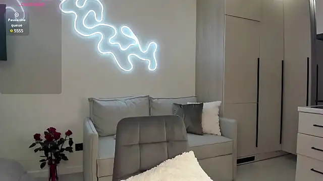  cometoseeme  online show from 26, 1, 2025