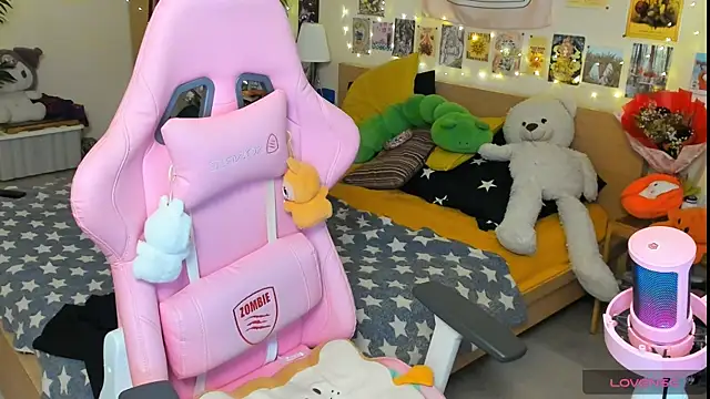 Snapshot of Sunny_Elly chatting on 18, 6, 2026 Sunny Elly online show from 18, 6, 2026