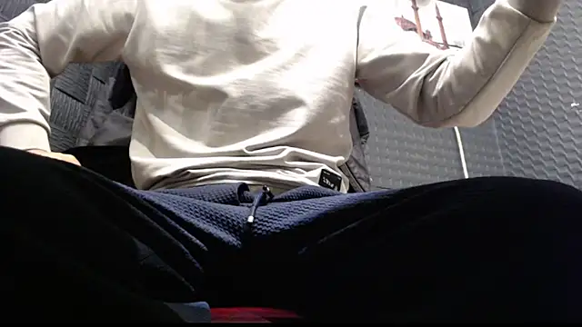 Snapshot of hardbigcock16 chatting on 29, 11, 2025 hardbigcock16 online show from 29, 11, 2025