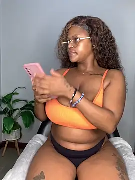 Snapshot of Boobylicious_BB chatting on 9, 2, 2026 Boobylicious BB online show from 9, 2, 2026