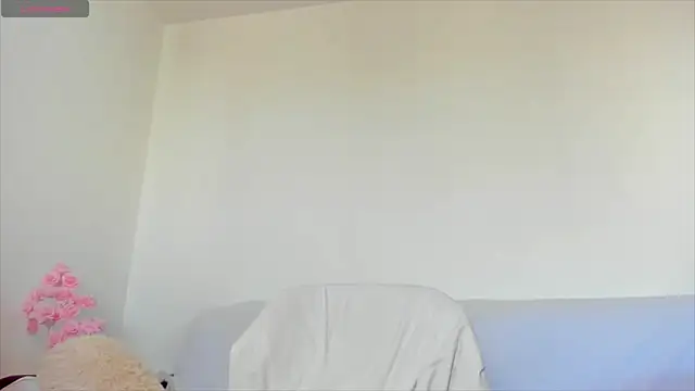 Snapshot of hornyemma__ chatting on 23, 4, 2026 hornyemma online show from 23, 4, 2026