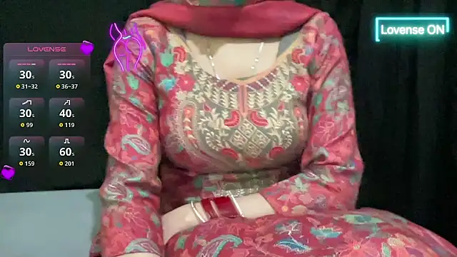 Snapshot of couple_horne chatting on 30, 3, 2026 couple horne online show from 30, 3, 2026