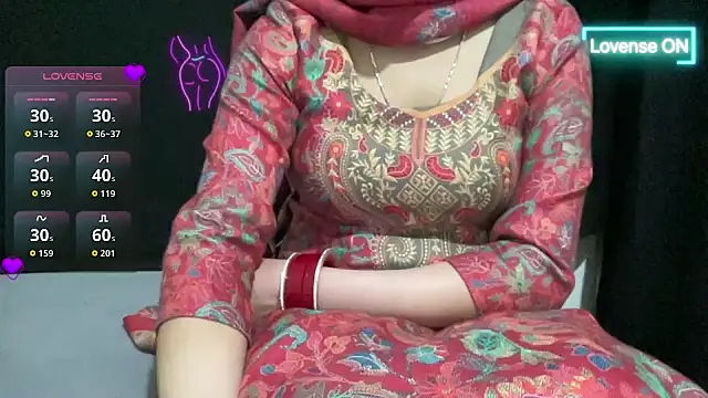 Snapshot of couple_horne chatting on 30, 3, 2026 couple horne online show from 30, 3, 2026