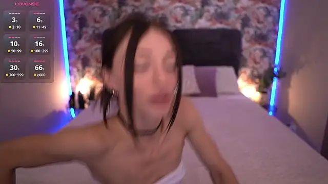 Alice Arwen online show from 28, 9, 2025