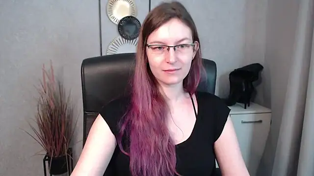 emmaxDelight online show from 5, 3, 2025