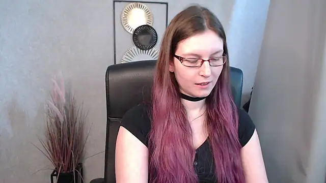 emmaxDelight online show from 18, 3, 2025