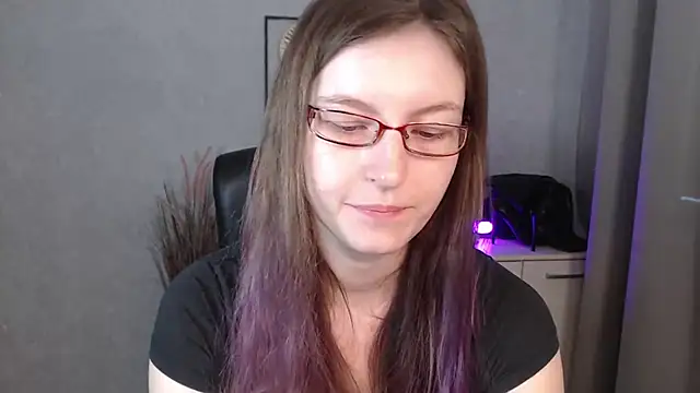 emmaxDelight online show from 18, 9, 2025