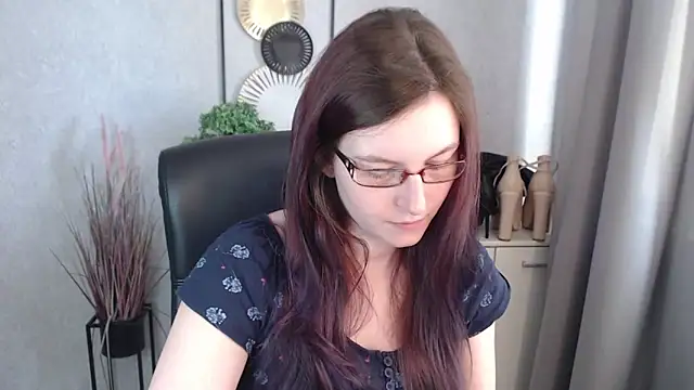 emmaxDelight online show from 12, 3, 2026