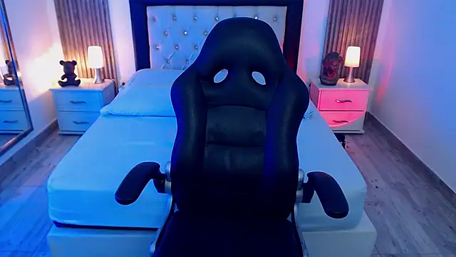 zoe jones13 online show from 29, 9, 2025