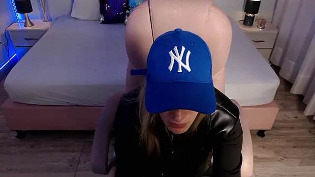 zoe jones13 online show from 5, 3, 2026