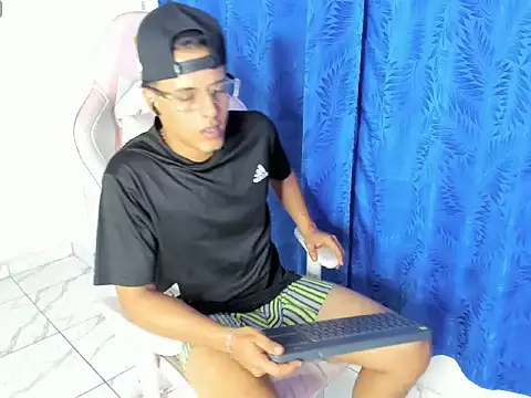 jamesescobar  online show from 8, 4, 2026