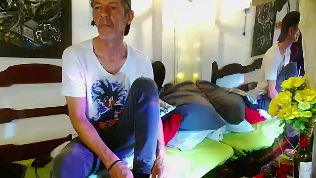 Snapshot of laye19 chatting on 31, 3, 2026 laye19 online show from 31, 3, 2026