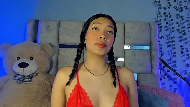 KarolRojas  online show from 25, 1, 2025