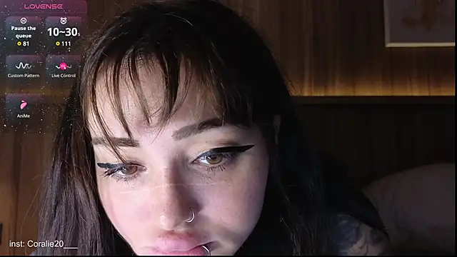 Snapshot of Coralie20_ chatting on 28, 4, 2026 Coralie20 online show from 28, 4, 2026