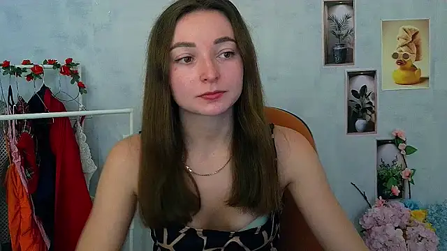  Barbie Kiss  online show from 1, 12, 2025