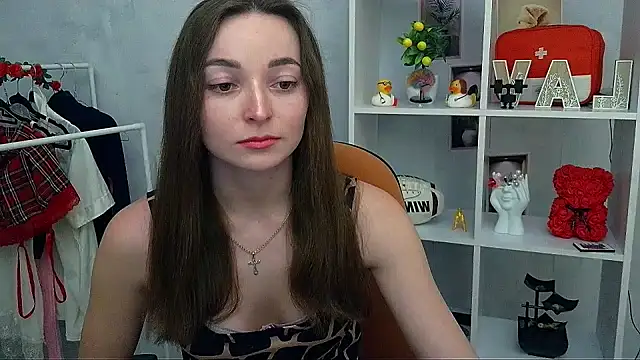  Barbie Kiss  online show from 5, 2, 2026