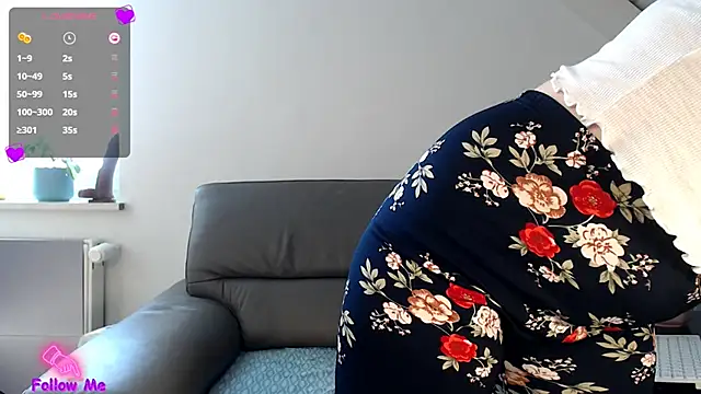 Snapshot of BellaBigBoobz chatting on 29, 5, 2026 BellaBigBoobz online show from 29, 5, 2026