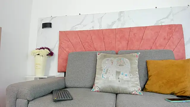 Hanna lens online show from 9, 4, 2026