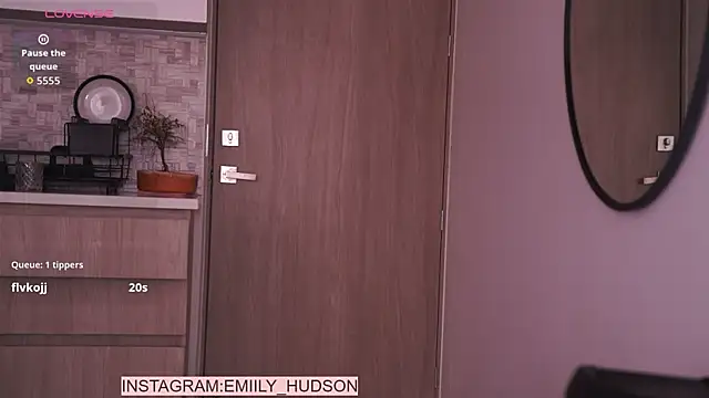 emily huddson  online show from 13, 7, 2026