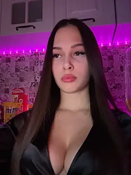 Snapshot of EricaWalls chatting on 4, 3, 2025 EricaWalls online show from 4, 3, 2025