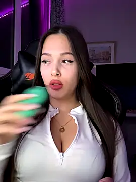 Snapshot of EricaWalls chatting on 31, 10, 2025 EricaWalls online show from 31, 10, 2025