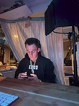 Snapshot of PeytonJohnn chatting on 3, 2, 2026 PeytonJohnn online show from 3, 2, 2026