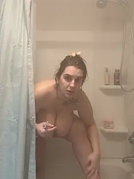 menaceswife online show from 20, 2, 2025