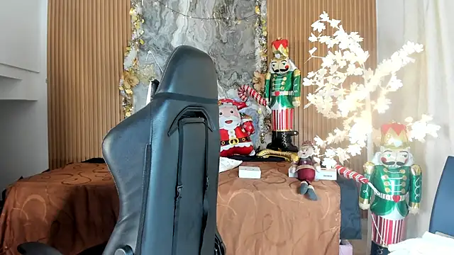 Danna topless online show from 22, 12, 2025