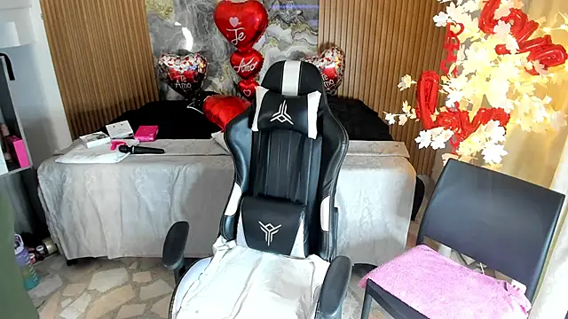 Snapshot of Danna_topless chatting on 11, 3, 2026 Danna topless online show from 11, 3, 2026