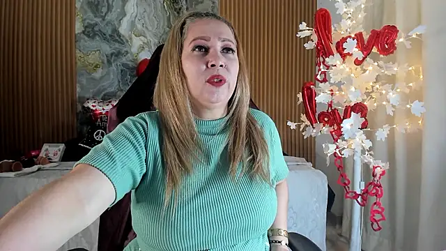 Snapshot of Danna_topless chatting on 14, 3, 2026 Danna topless online show from 14, 3, 2026