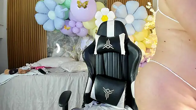 Snapshot of Danna_topless chatting on 31, 3, 2026 Danna topless online show from 31, 3, 2026