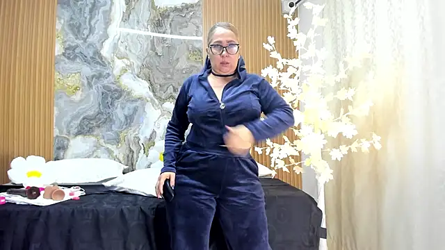 Snapshot of Danna_topless chatting on 16, 4, 2026 Danna topless online show from 16, 4, 2026