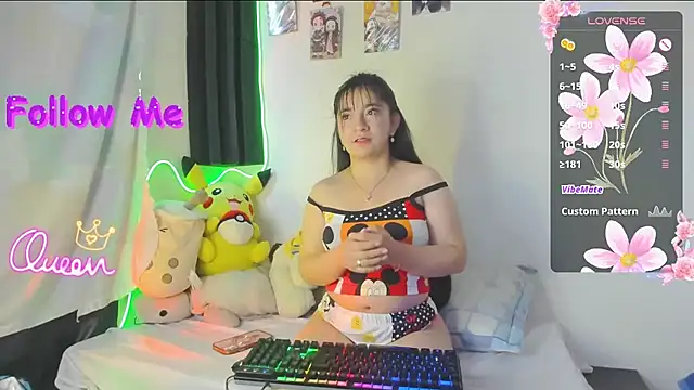 Snapshot of litle_mily_ chatting on 12, 6, 2026 litle mily online show from 12, 6, 2026