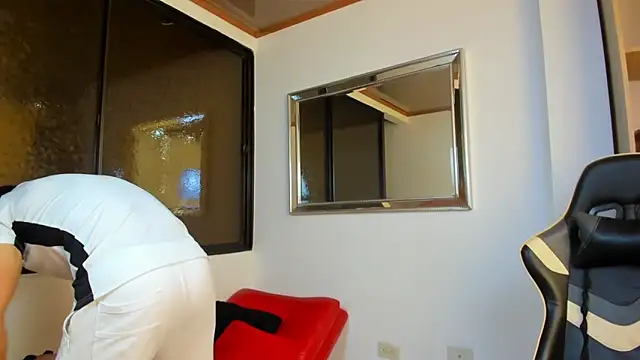 Snapshot of julian_wallace chatting on 4, 2, 2026 julian wallace online show from 4, 2, 2026