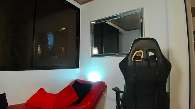 Snapshot of julian_wallace chatting on 27, 2, 2026 julian wallace online show from 27, 2, 2026