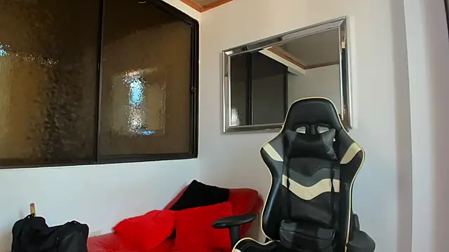 Snapshot of julian_wallace chatting on 28, 2, 2026 julian wallace online show from 28, 2, 2026