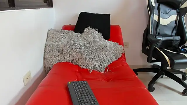 julian wallace online show from 9, 4, 2026