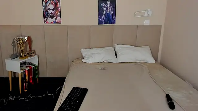 MuscleXXXBarbie online show from 19, 12, 2025