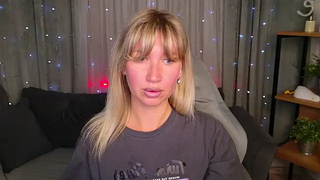 Snapshot of MilaBott chatting on 21, 7, 2026 MilaBott online show from 21, 7, 2026