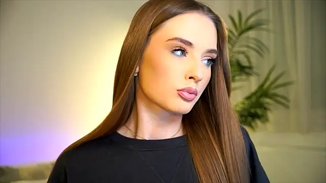 petitegonwiild online show from 18, 9, 2025