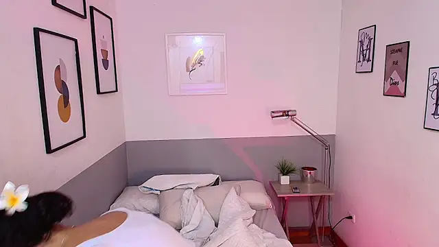 Beautifulskinny18 online show from 19, 3, 2025