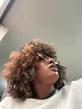 TIFFANYYSTAR online show from 4, 3, 2025