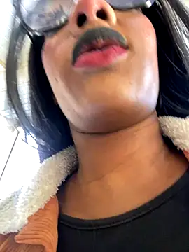 TIFFANYYSTAR online show from 3, 12, 2025