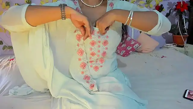 aarjulove online show from 19, 6, 2026